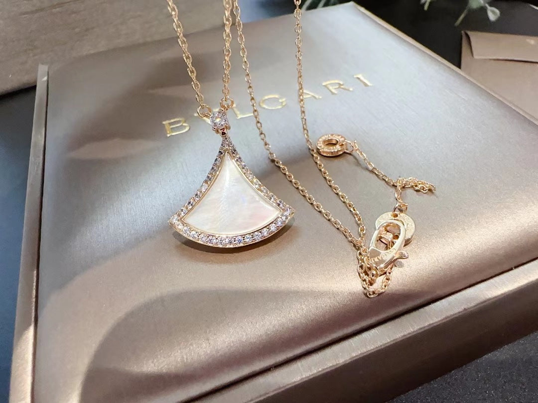 Bvlg* 24new sapphire white shell necklace (counter packaging)