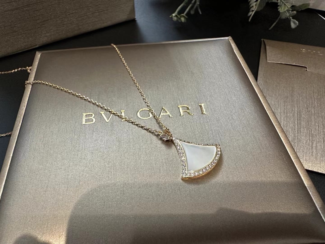 Bvlg* 24new sapphire white shell necklace (counter packaging)