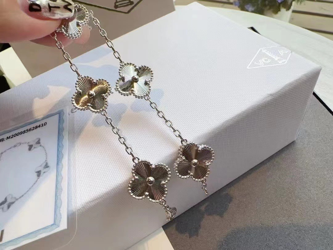 Van Clee* white gold laser five-flower bracelet (counter packaging)