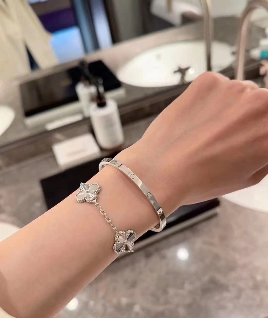 Van Clee* white gold laser five-flower bracelet (counter packaging)