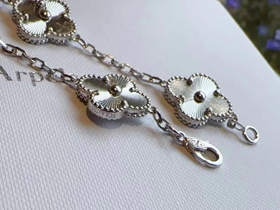 Van Clee* white gold laser five-flower bracelet (counter packaging)