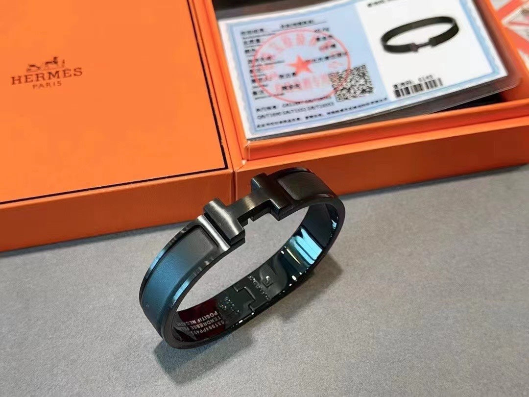 HERM* Darth Vader Bracelet (counter packaging)