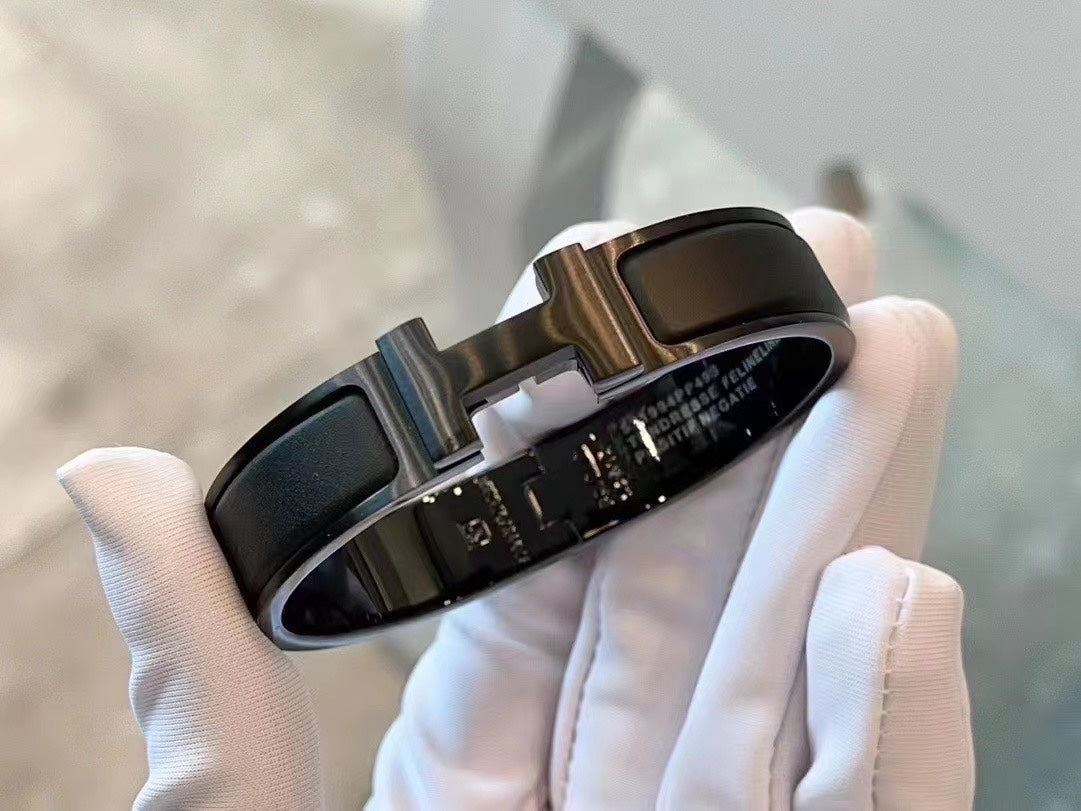 HERM* Darth Vader Bracelet (counter packaging)