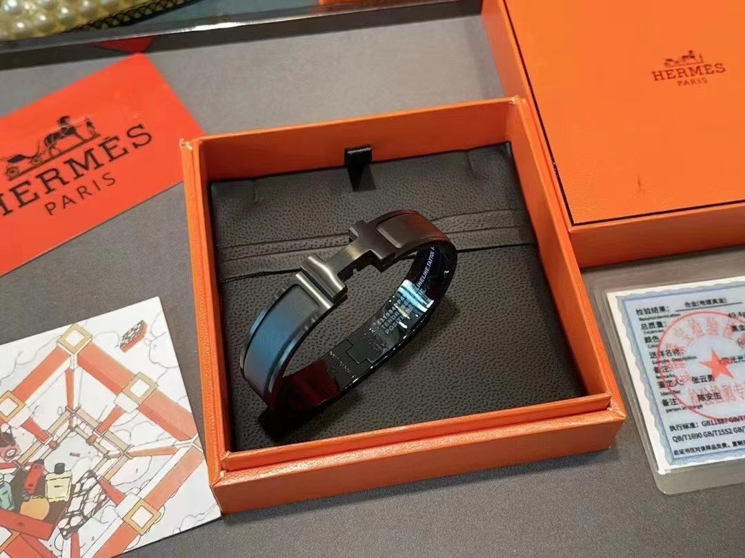 HERM* Darth Vader Bracelet (counter packaging)