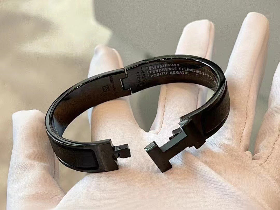 HERM* Darth Vader Bracelet (counter packaging)
