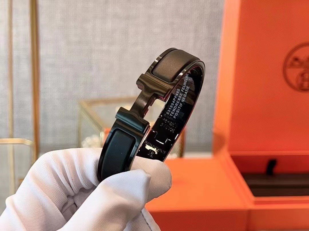 HERM* Darth Vader Bracelet (counter packaging)