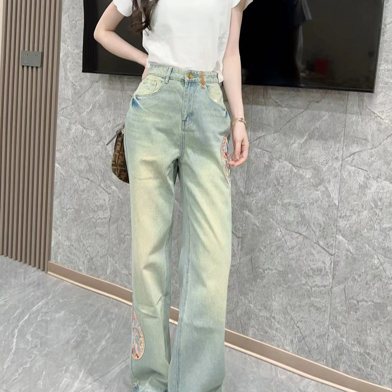 CHAN* 24 new embroidered jeans