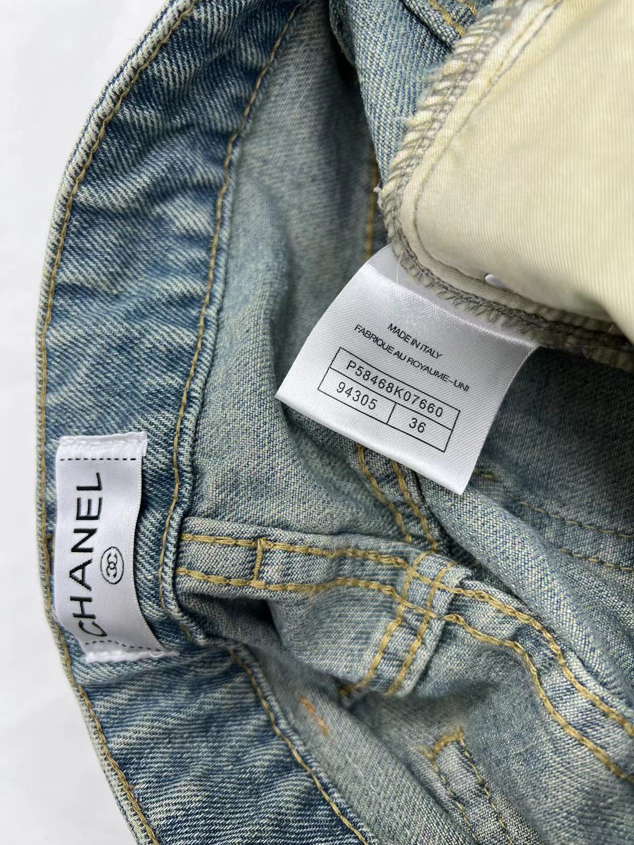 CHAN* 24 new embroidered jeans