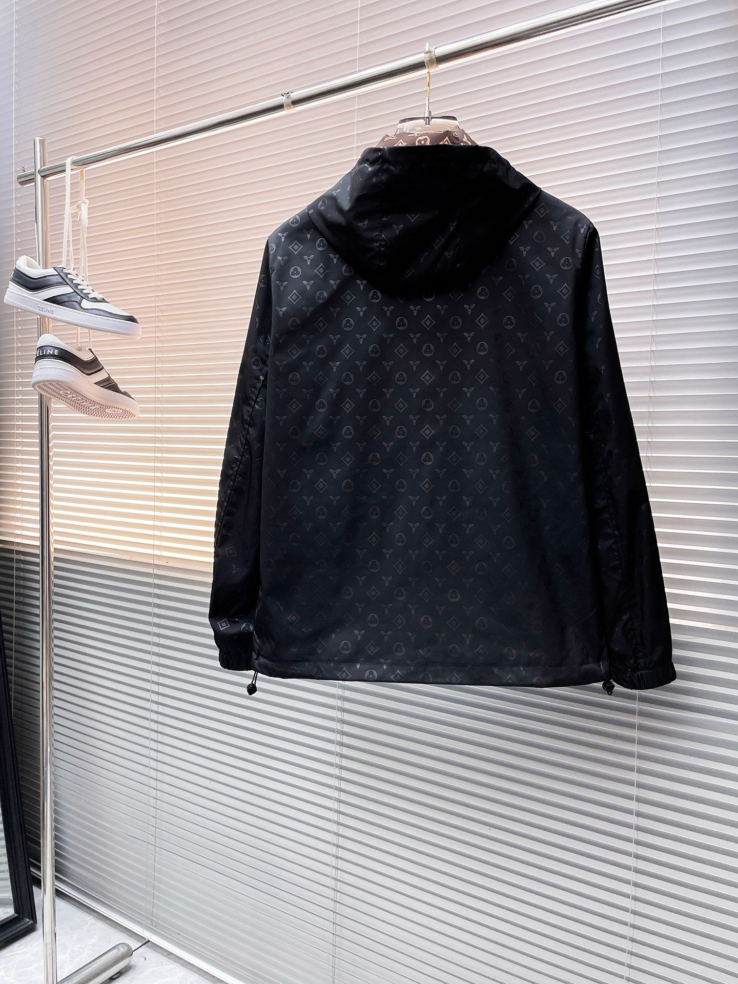 LOU* 24 new double-sided jacket