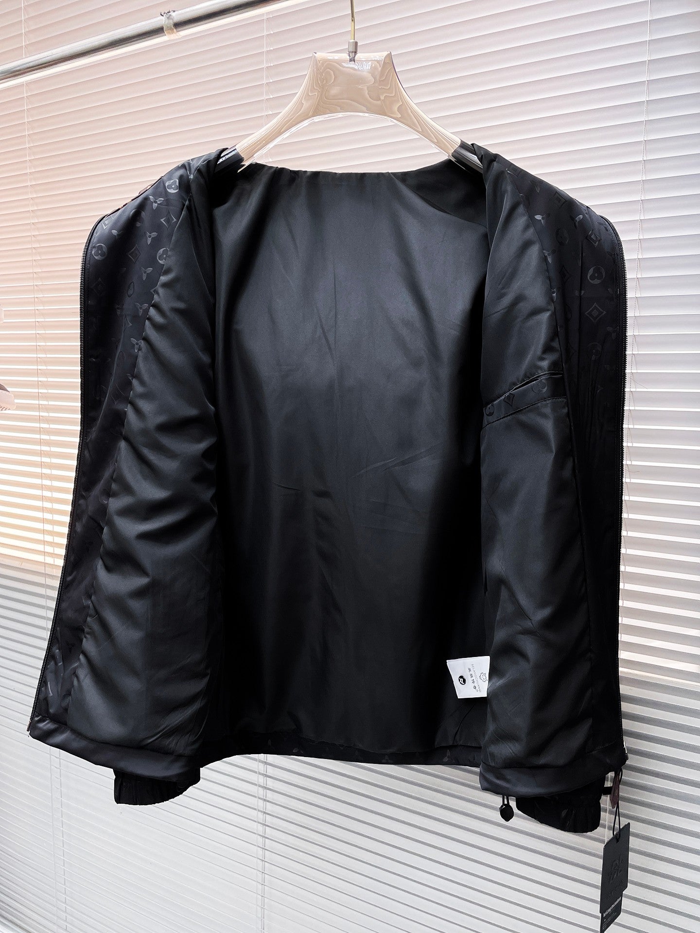 LOU* 24 new double-sided jacket