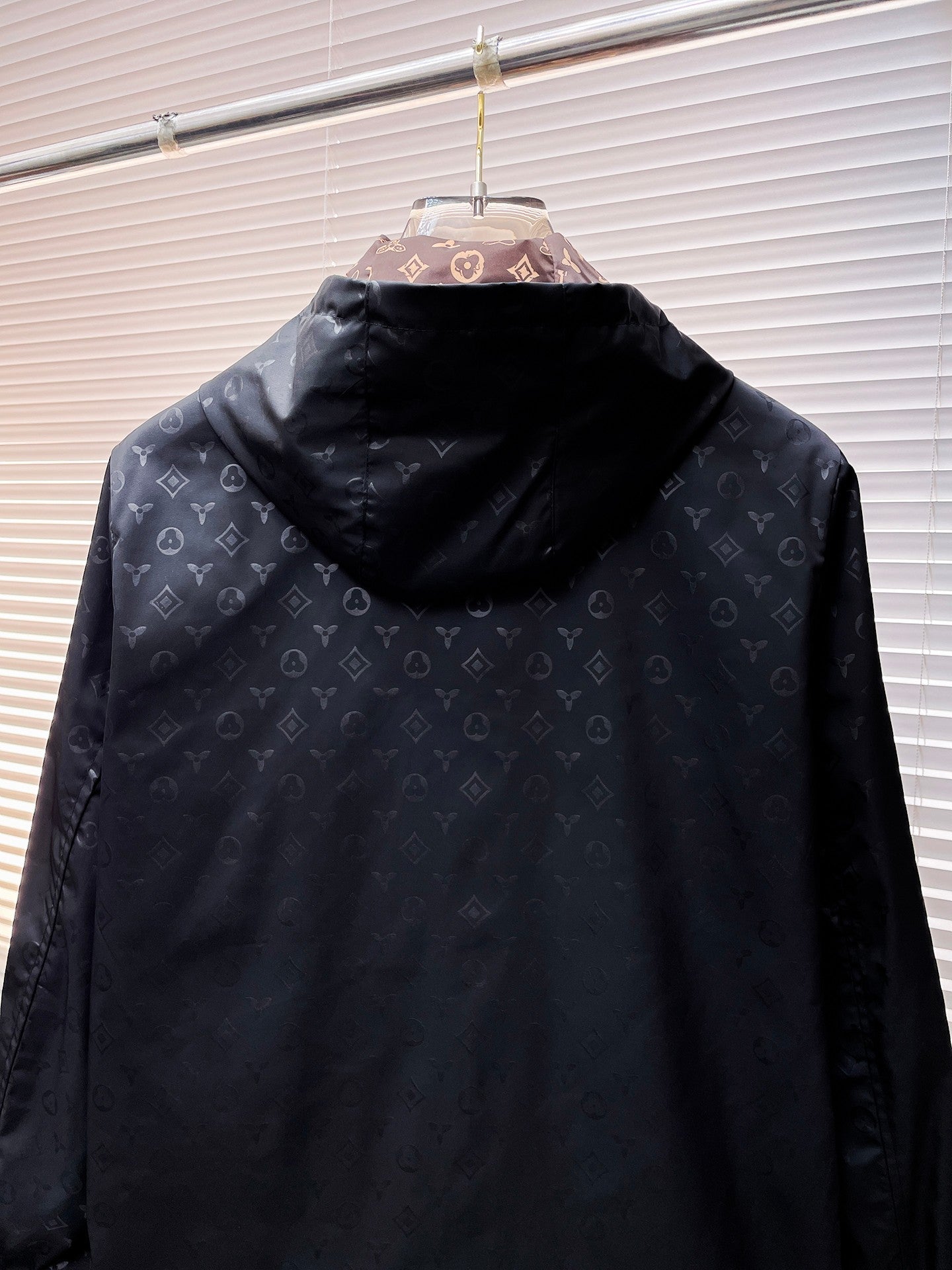 LOU* 24 new double-sided jacket