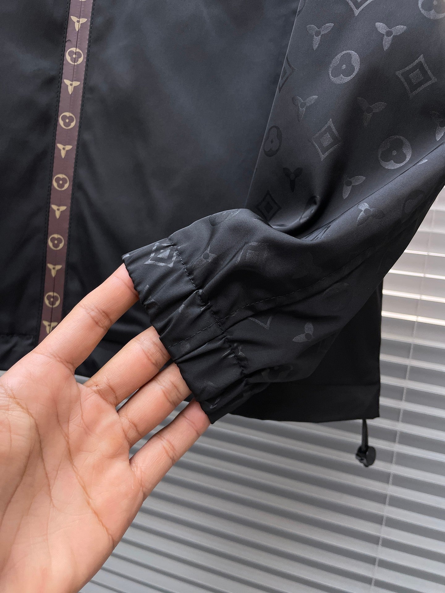 LOU* 24 new double-sided jacket