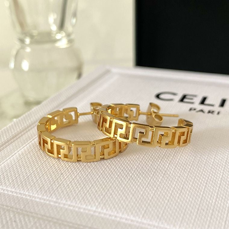 M  earrings vintage and versatile