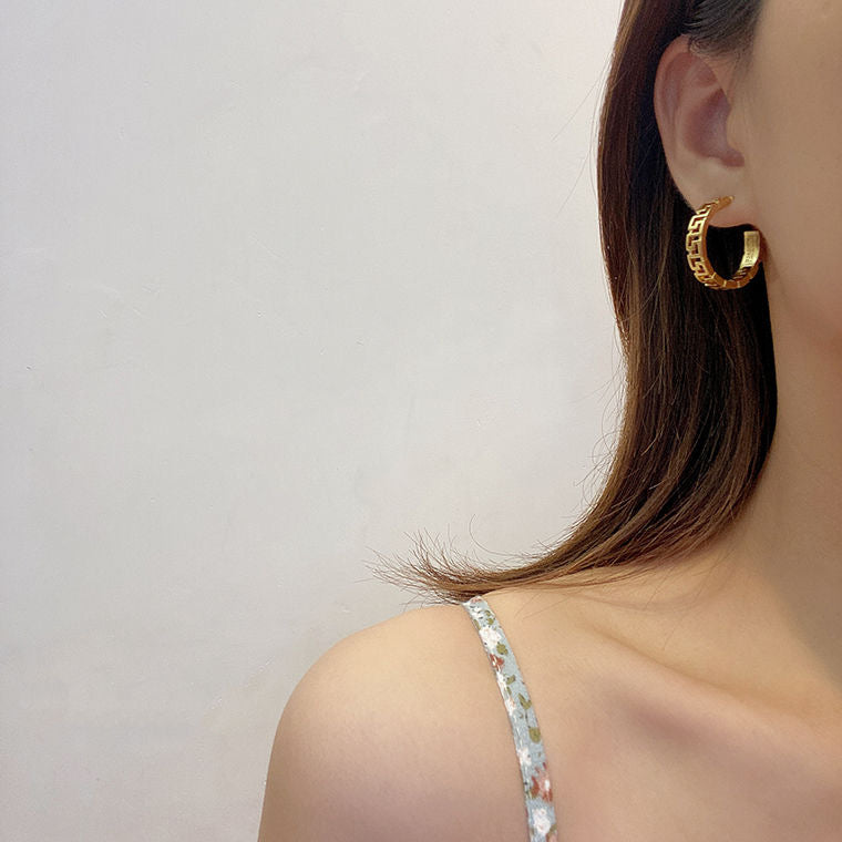 M  earrings vintage and versatile