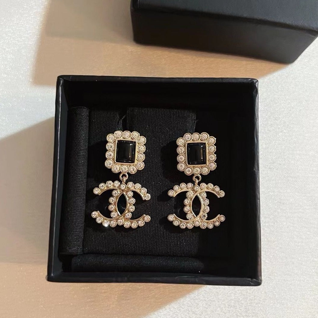 C New Square Black Earrings