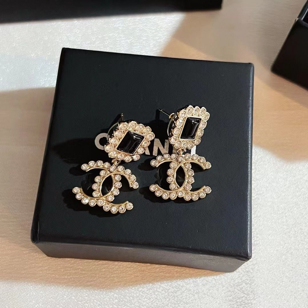 C New Square Black Earrings