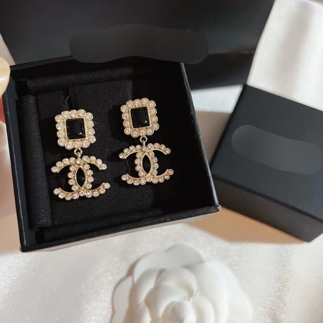 C New Square Black Earrings