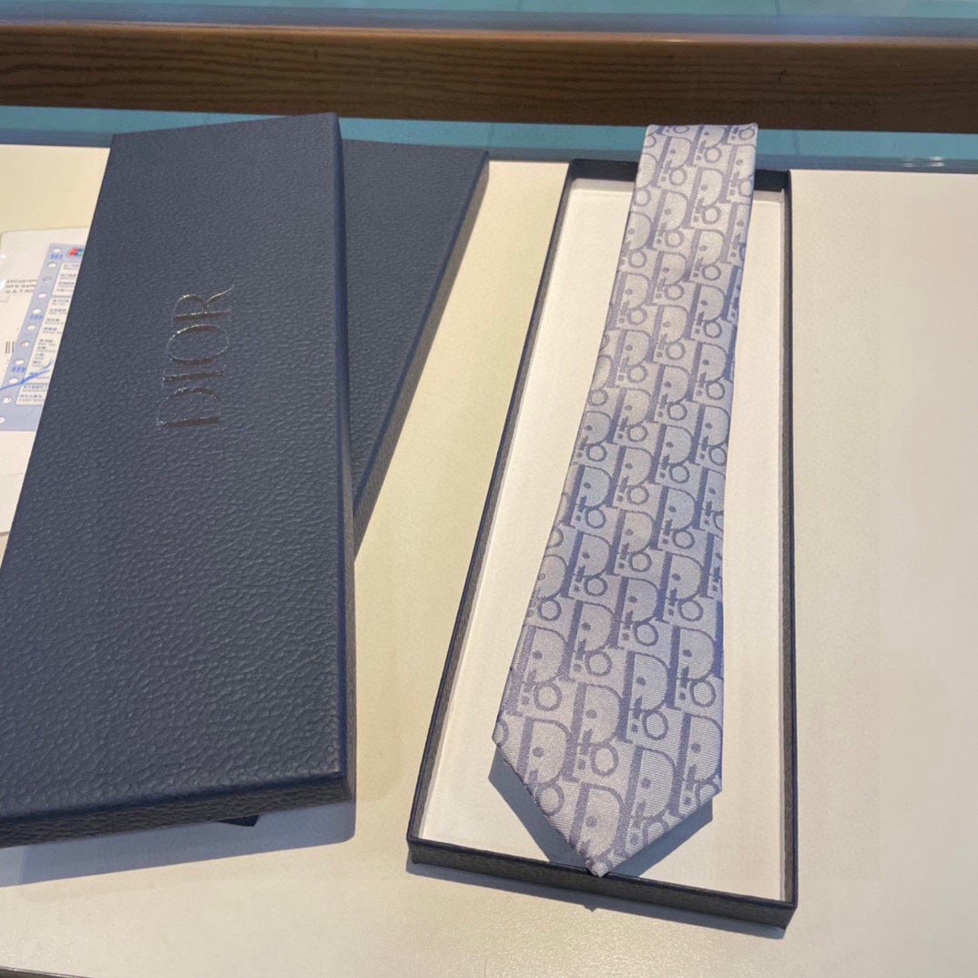 D men's new tie