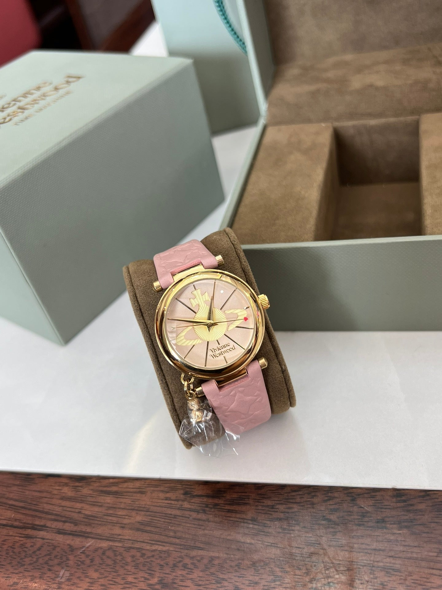 E New Watch