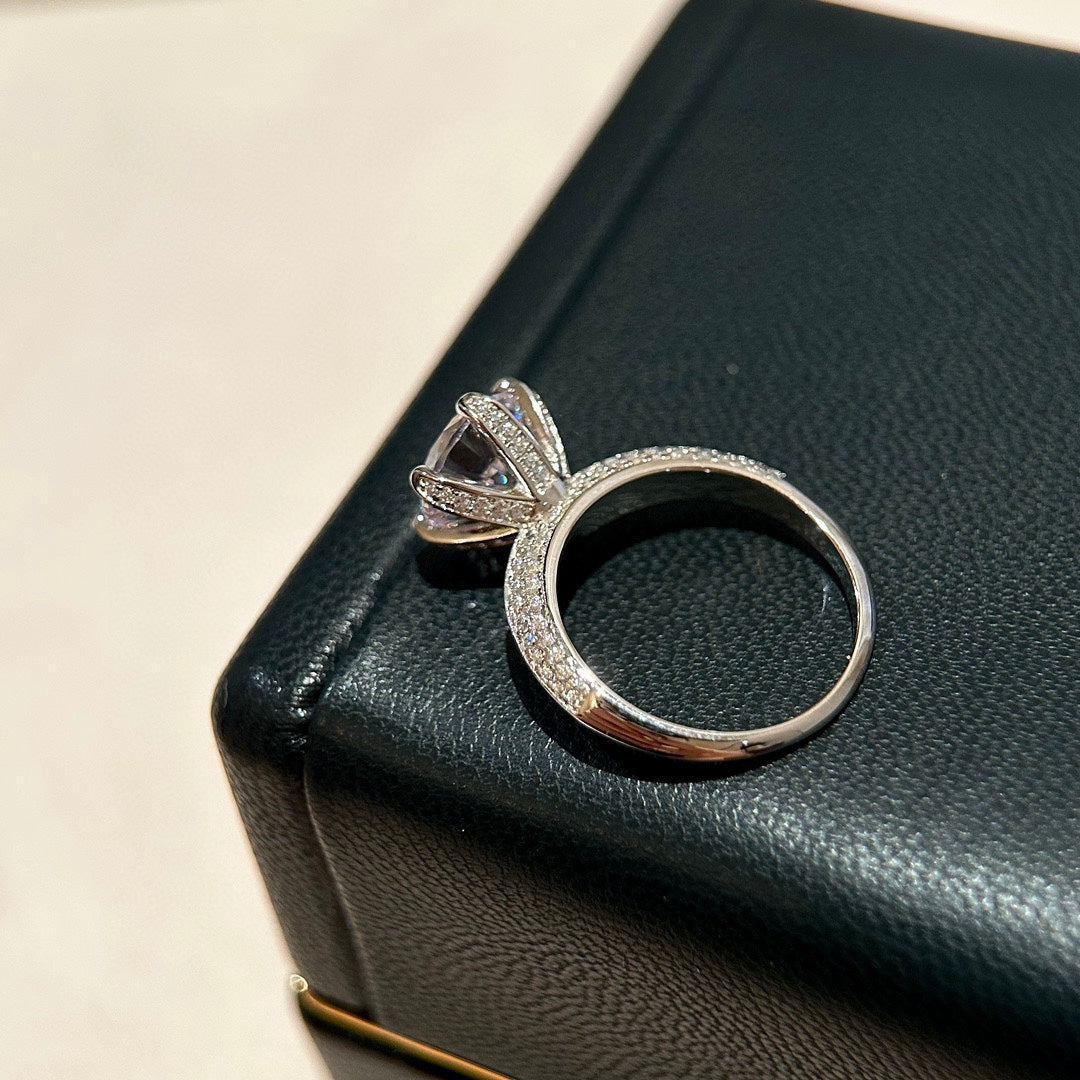 Six claw 3 carat diamond ring