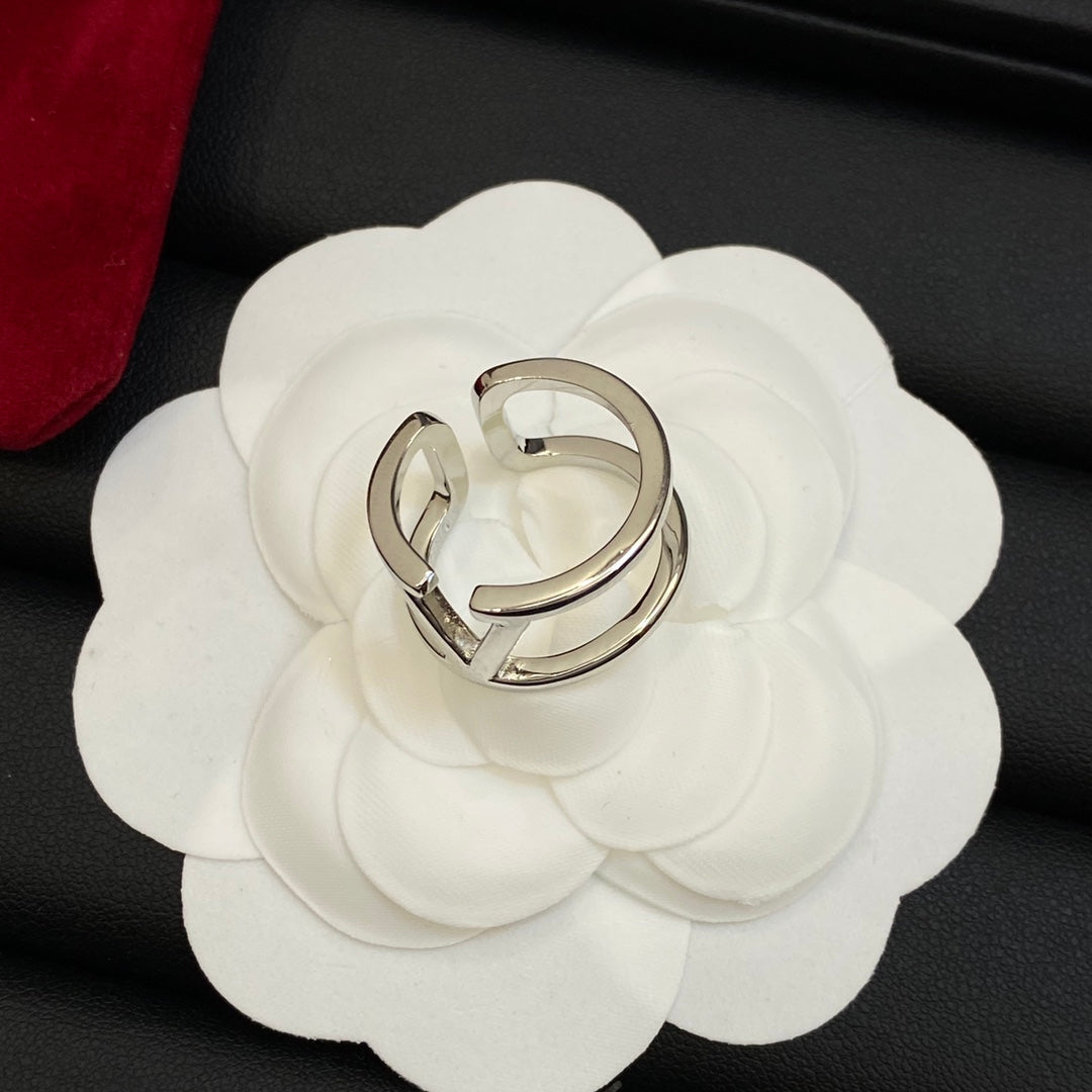 V  new misaligned ring