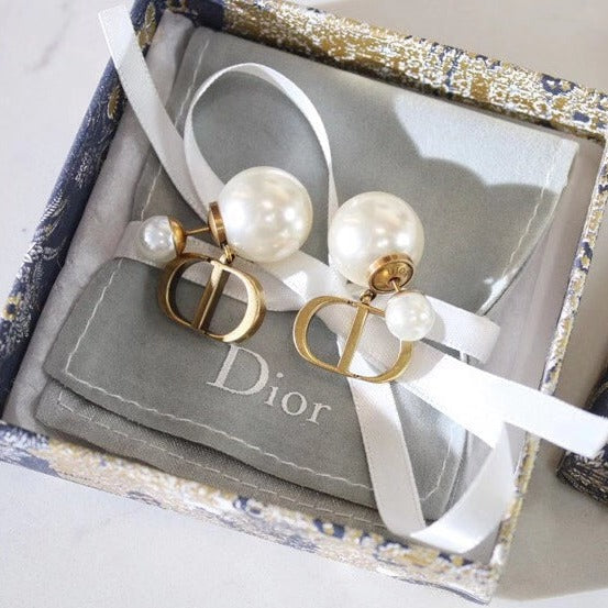 D  new pearl earrings