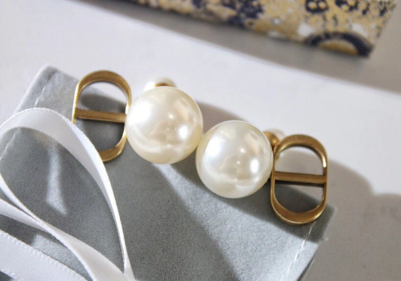 D  new pearl earrings