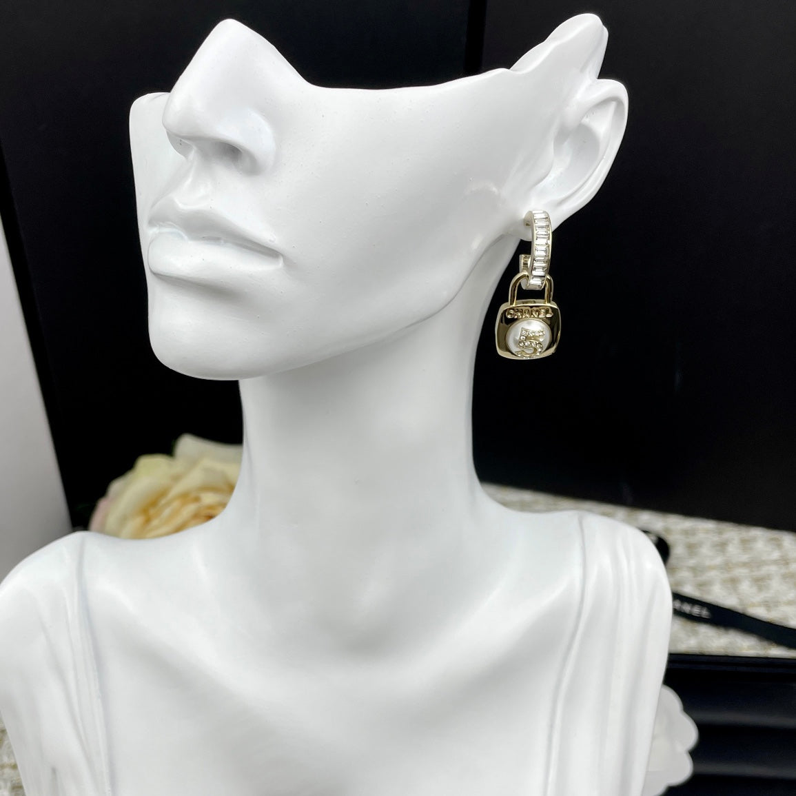 C  new symmetrical resin earrings