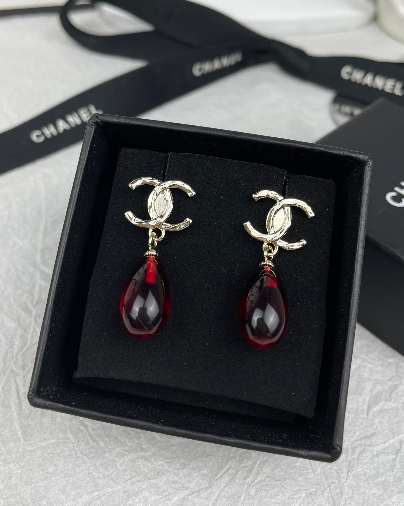 C  new red glass drop earrings