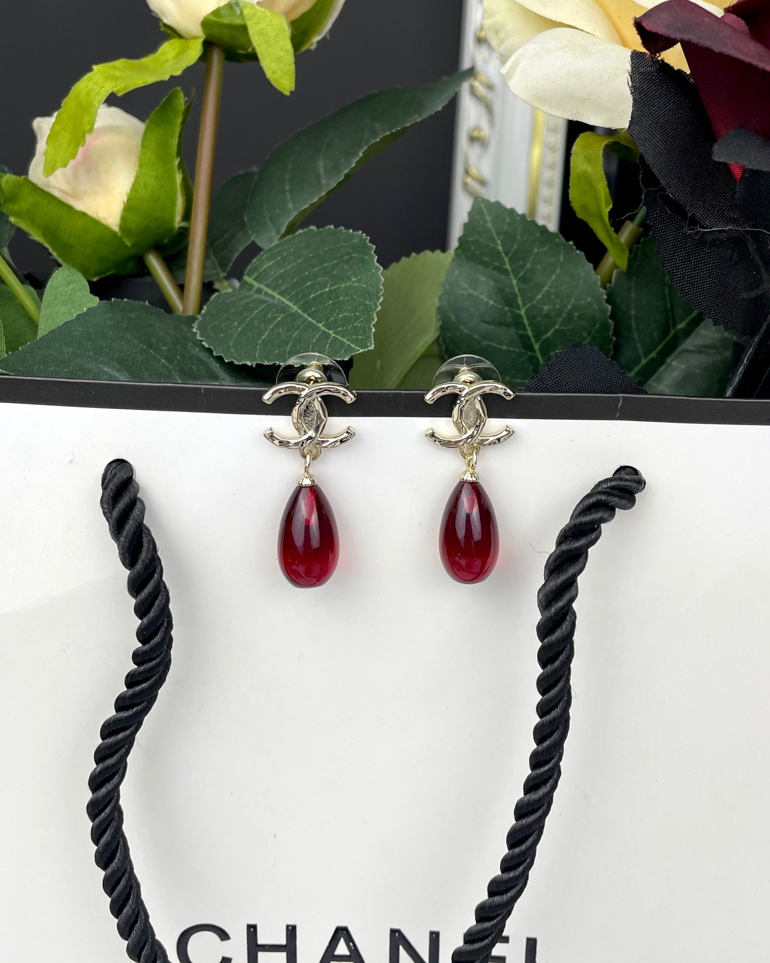 C  new red glass drop earrings