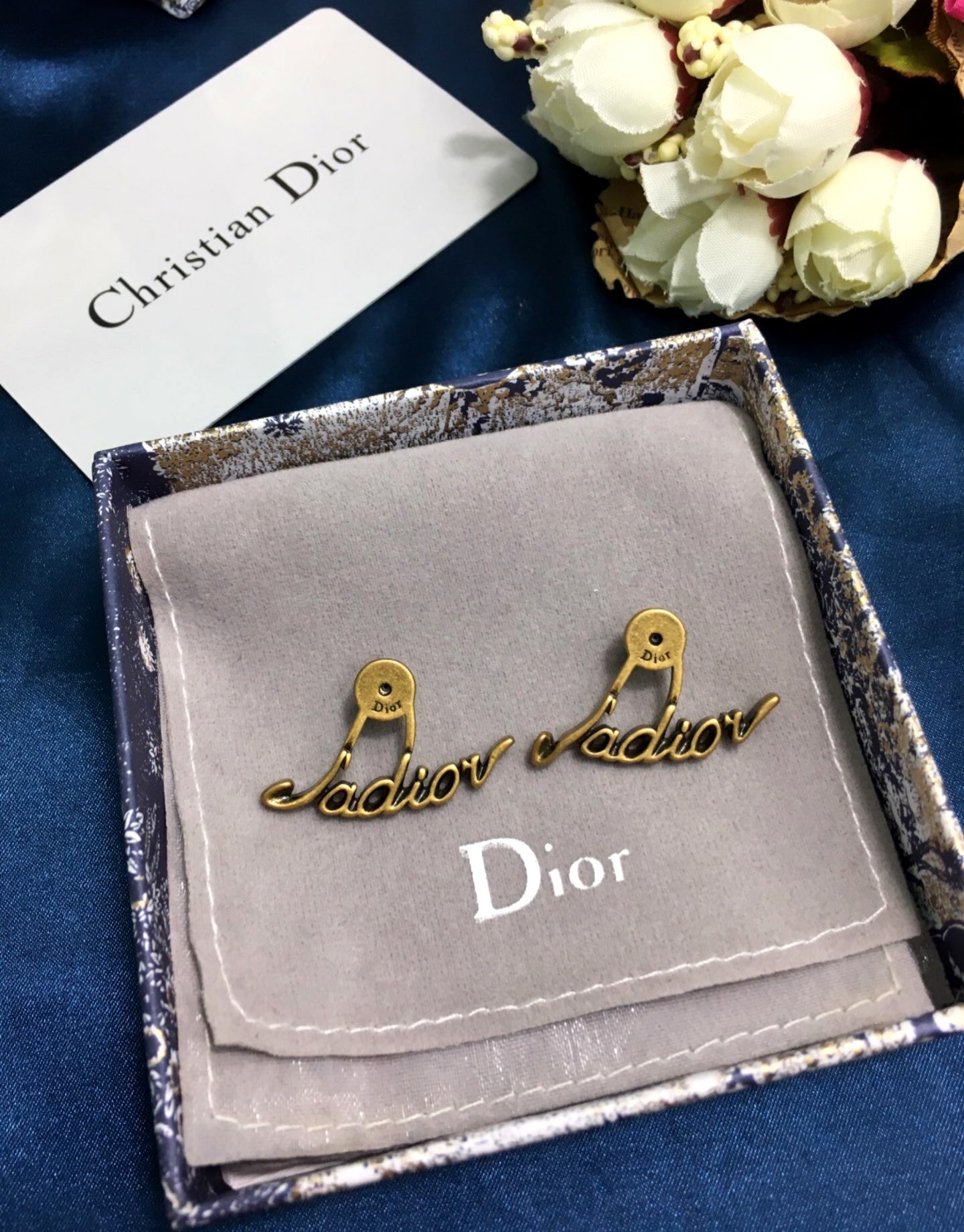 D  new letter pearl earrings