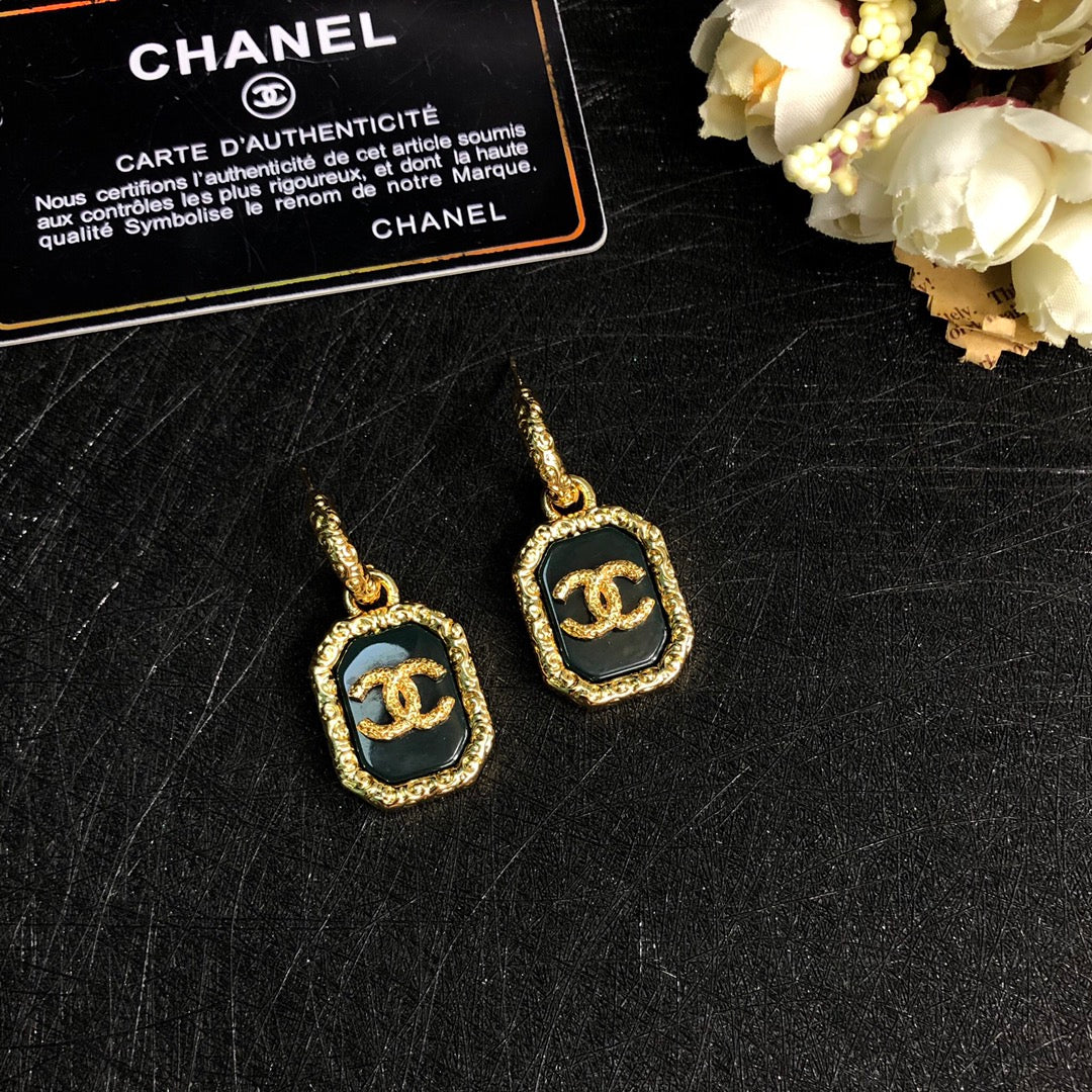 Cha  new lava dark green earrings