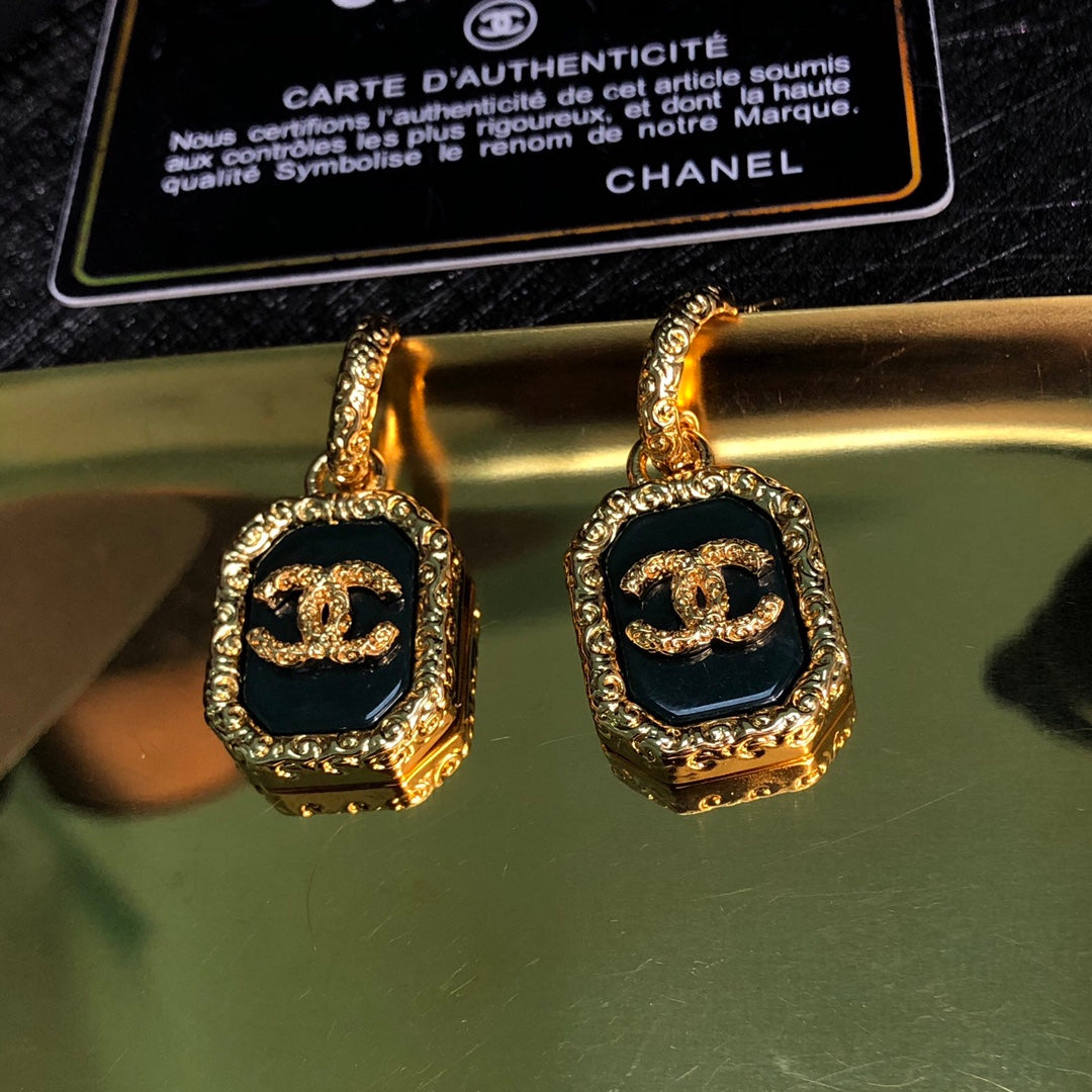 Cha  new lava dark green earrings