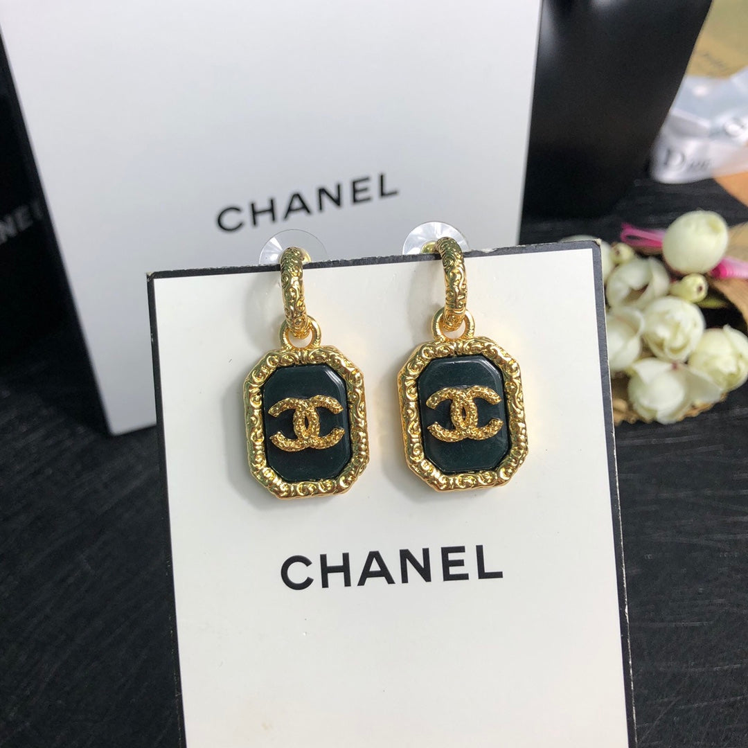 Cha  new lava dark green earrings