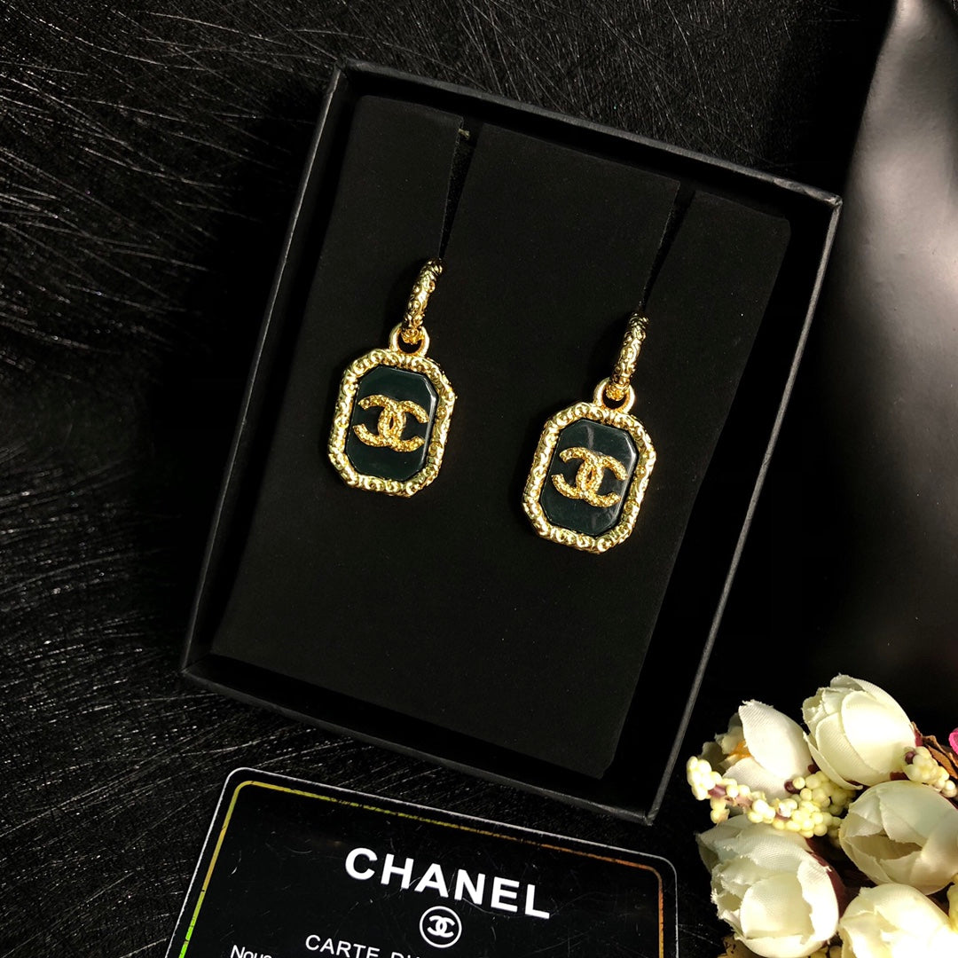 Cha  new lava dark green earrings