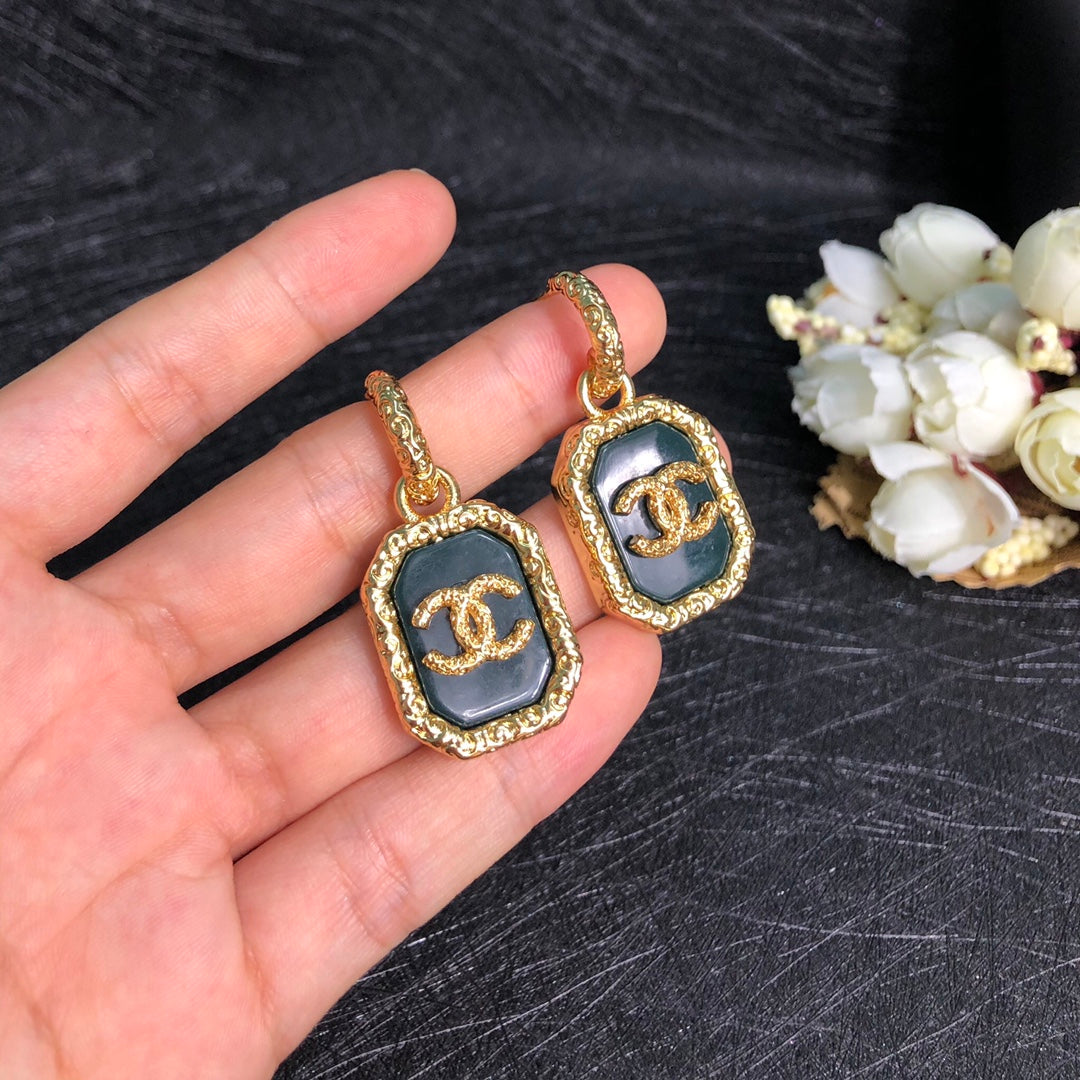 Cha  new lava dark green earrings