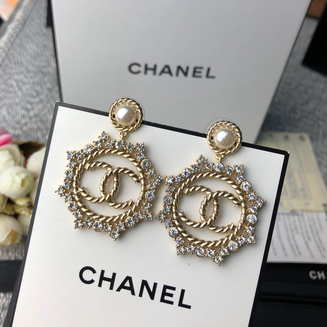 C  new hollow diamond earrings