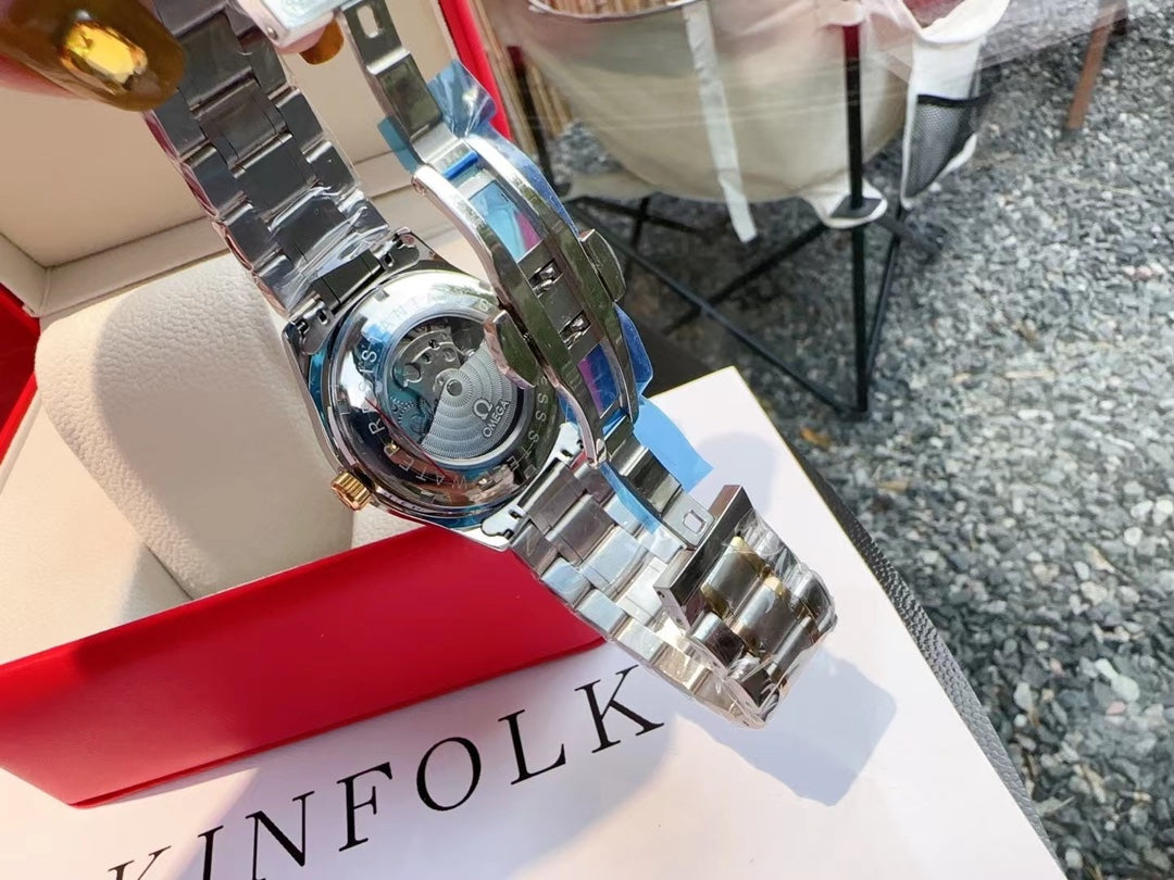 The fully automatic mechanical men's watch has arrived, a watch that every male idol must own.