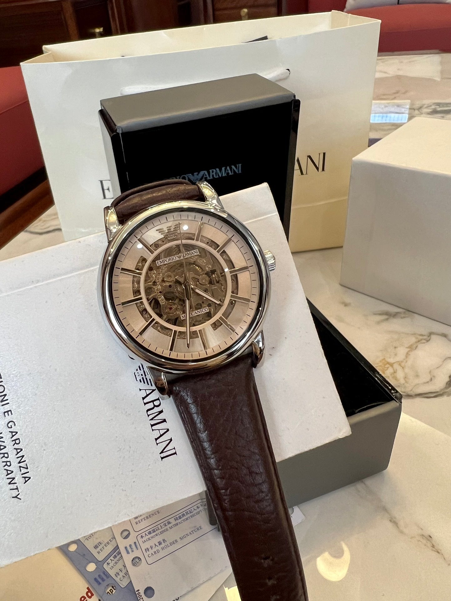 Mechanical men's watch reinforced mineral glass strap: 316L stainless steel buckle: double snap original movement
