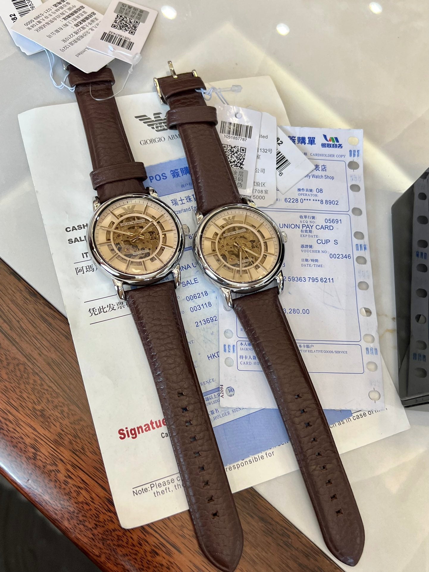 Mechanical men's watch reinforced mineral glass strap: 316L stainless steel buckle: double snap original movement