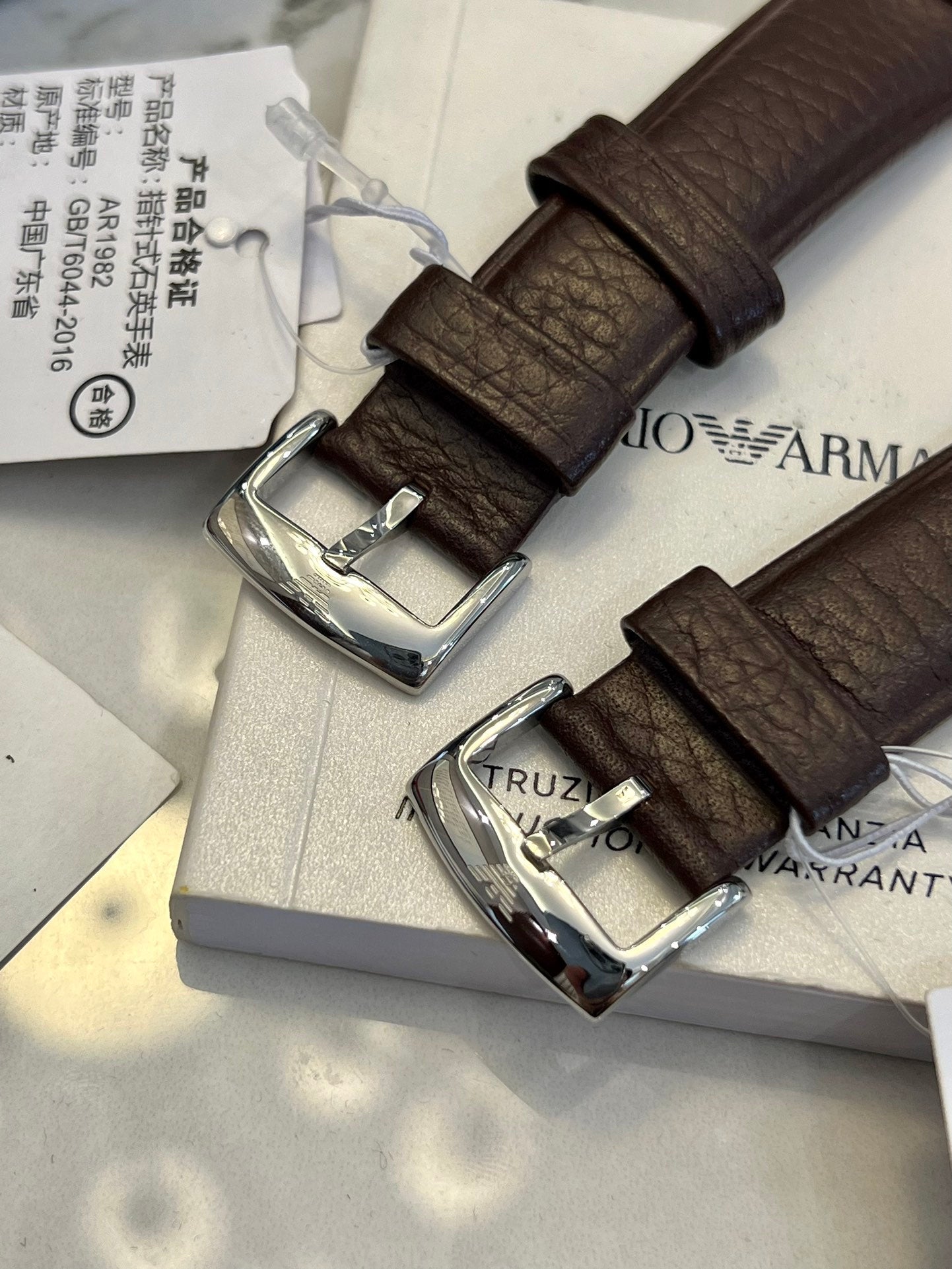 Mechanical men's watch reinforced mineral glass strap: 316L stainless steel buckle: double snap original movement