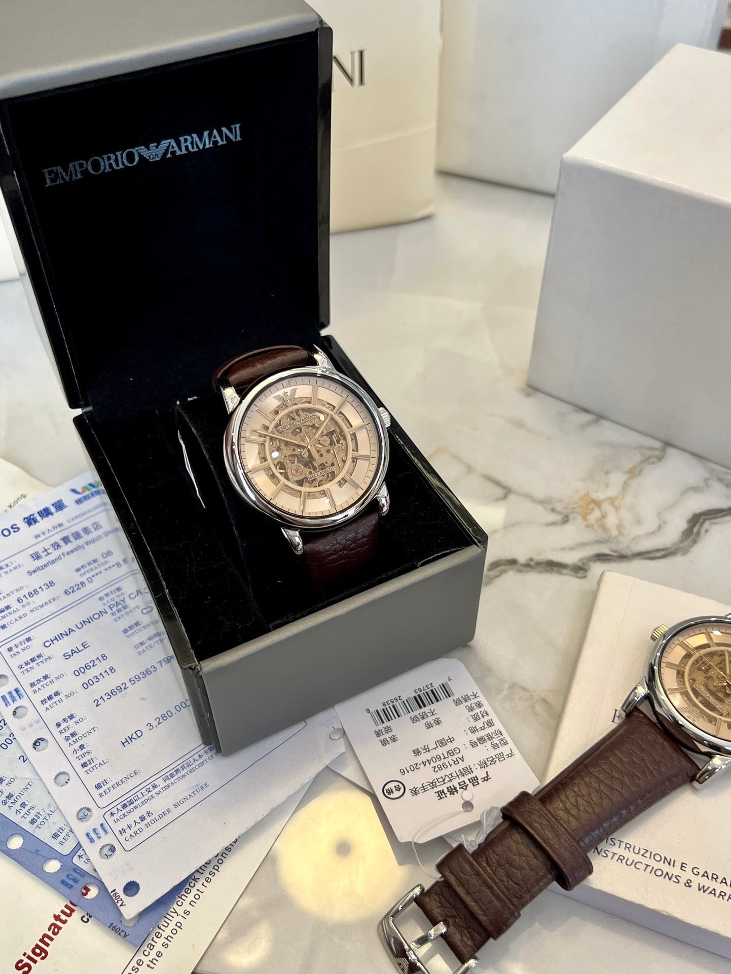Mechanical men's watch reinforced mineral glass strap: 316L stainless steel buckle: double snap original movement
