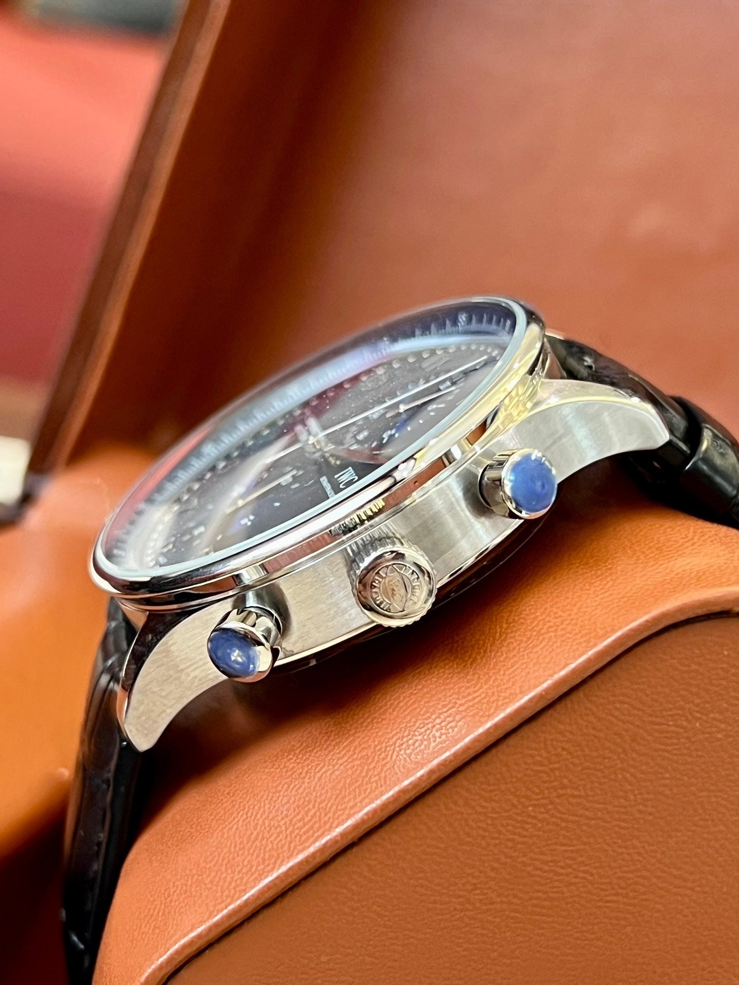 New pilot series IW51584 transparent bottom watch