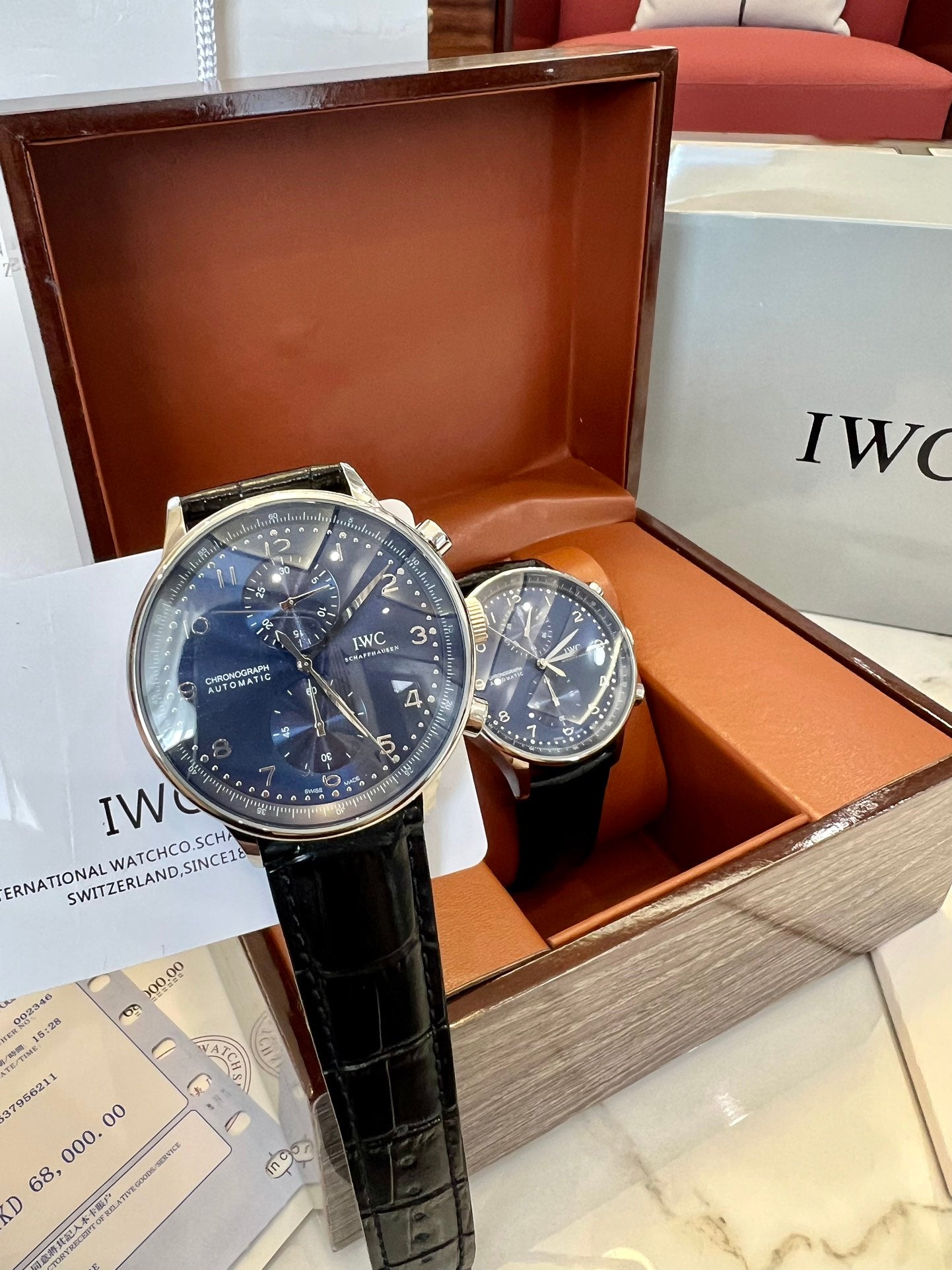 New pilot series IW51584 transparent bottom watch