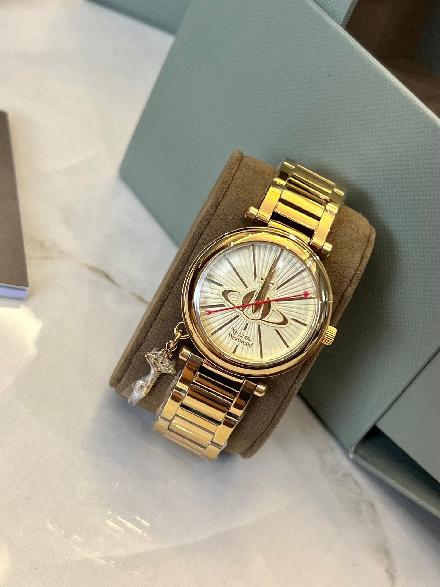 Queen Mother Watch Beautiful small gold watch