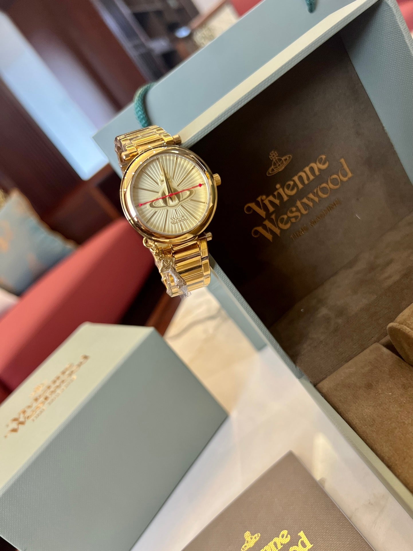 Queen Mother Watch Beautiful small gold watch