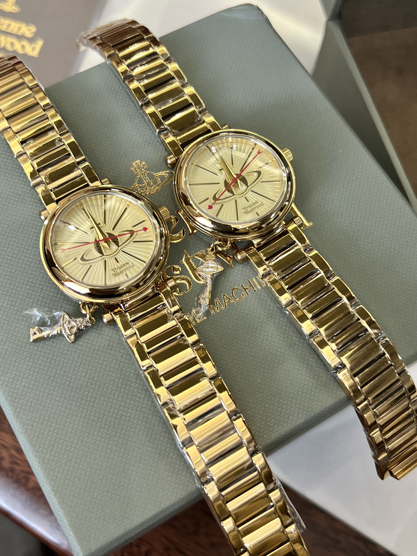 Queen Mother Watch Beautiful small gold watch