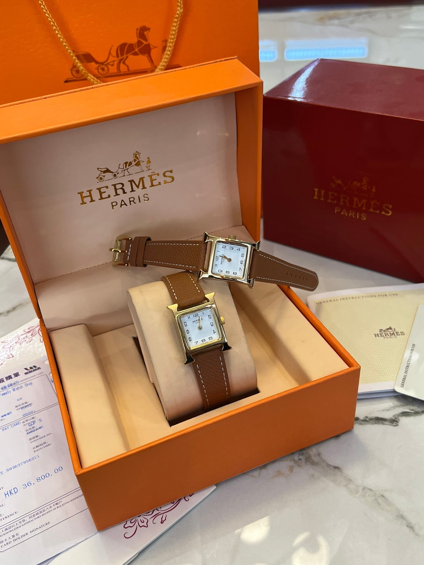 Shi watches are deeply loved by young people, and with attractive packaging, they are definitely the first choice to give to your partner.