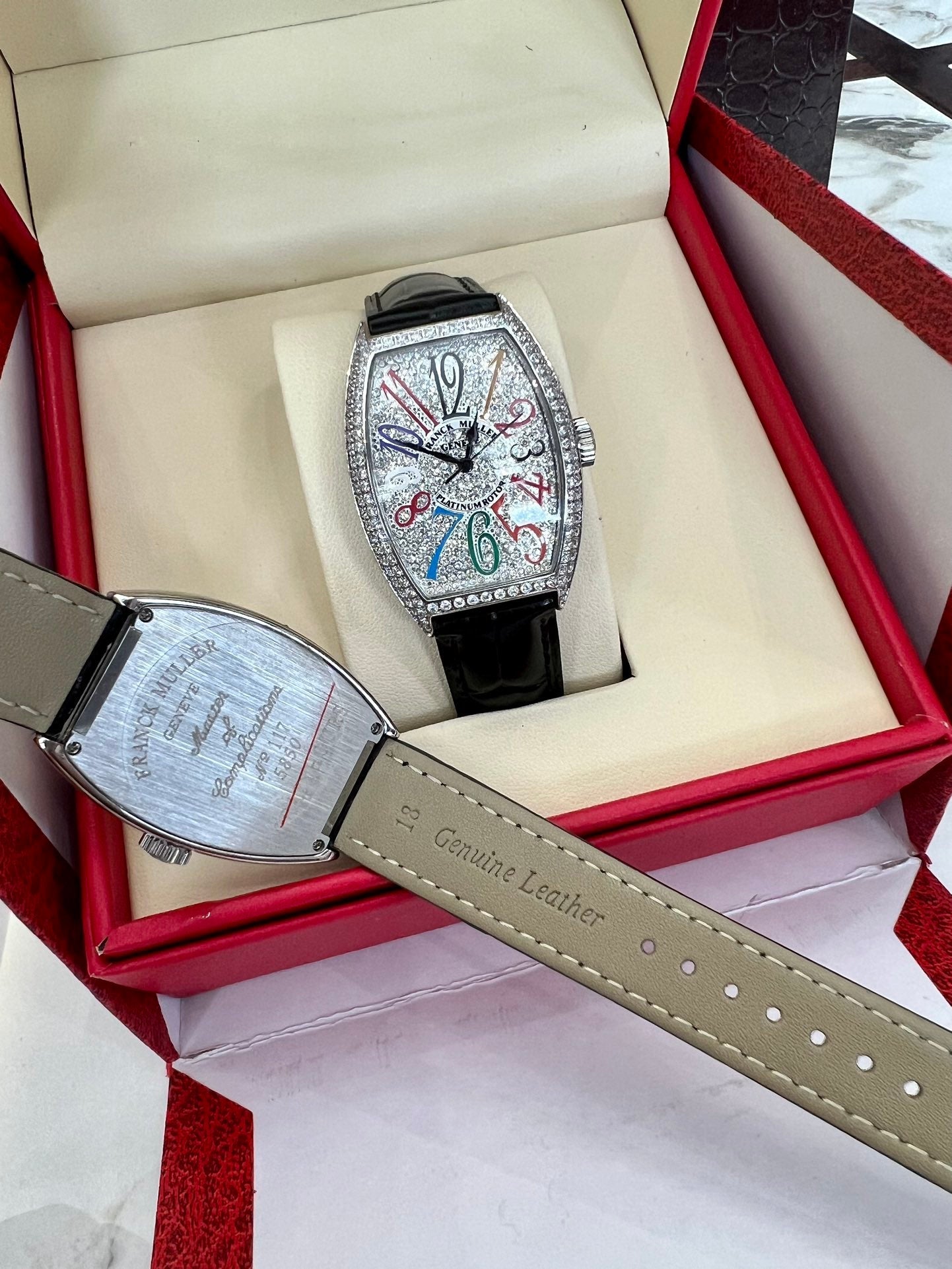 Contains graceful feminine beauty, exquisite and sensual.