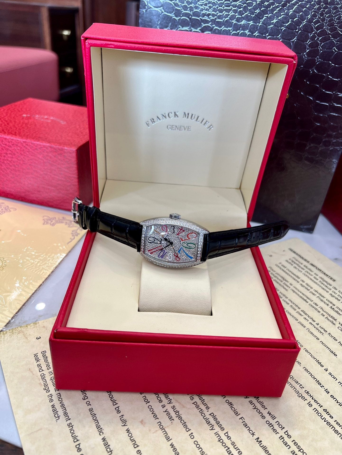 Contains graceful feminine beauty, exquisite and sensual.